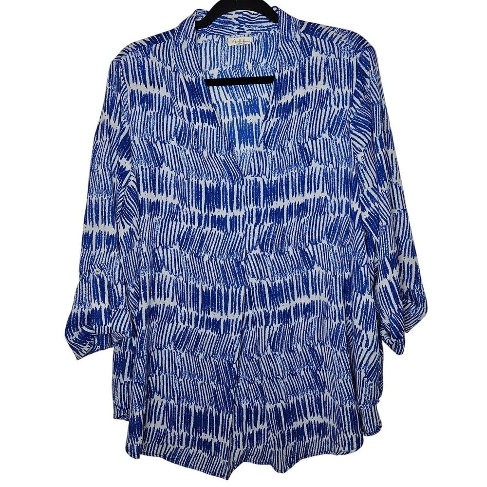 Antilia Femme blue white pattern flowy V-neck blouse shirt size 1X